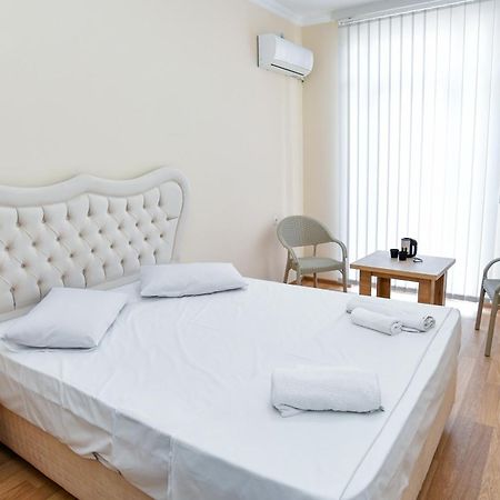 Just Inn Kutaisi Ngoại thất bức ảnh