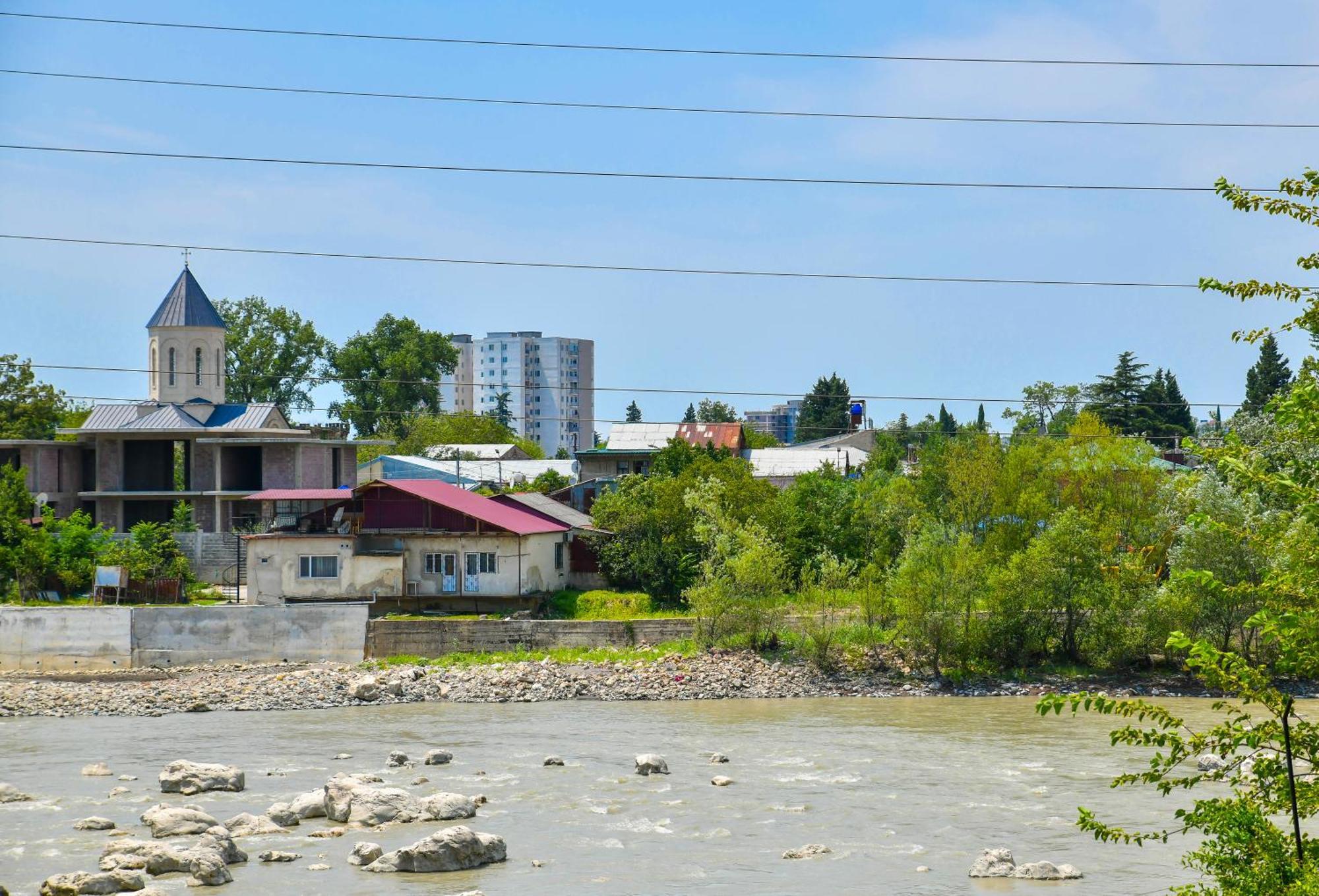 Just Inn Kutaisi Ngoại thất bức ảnh