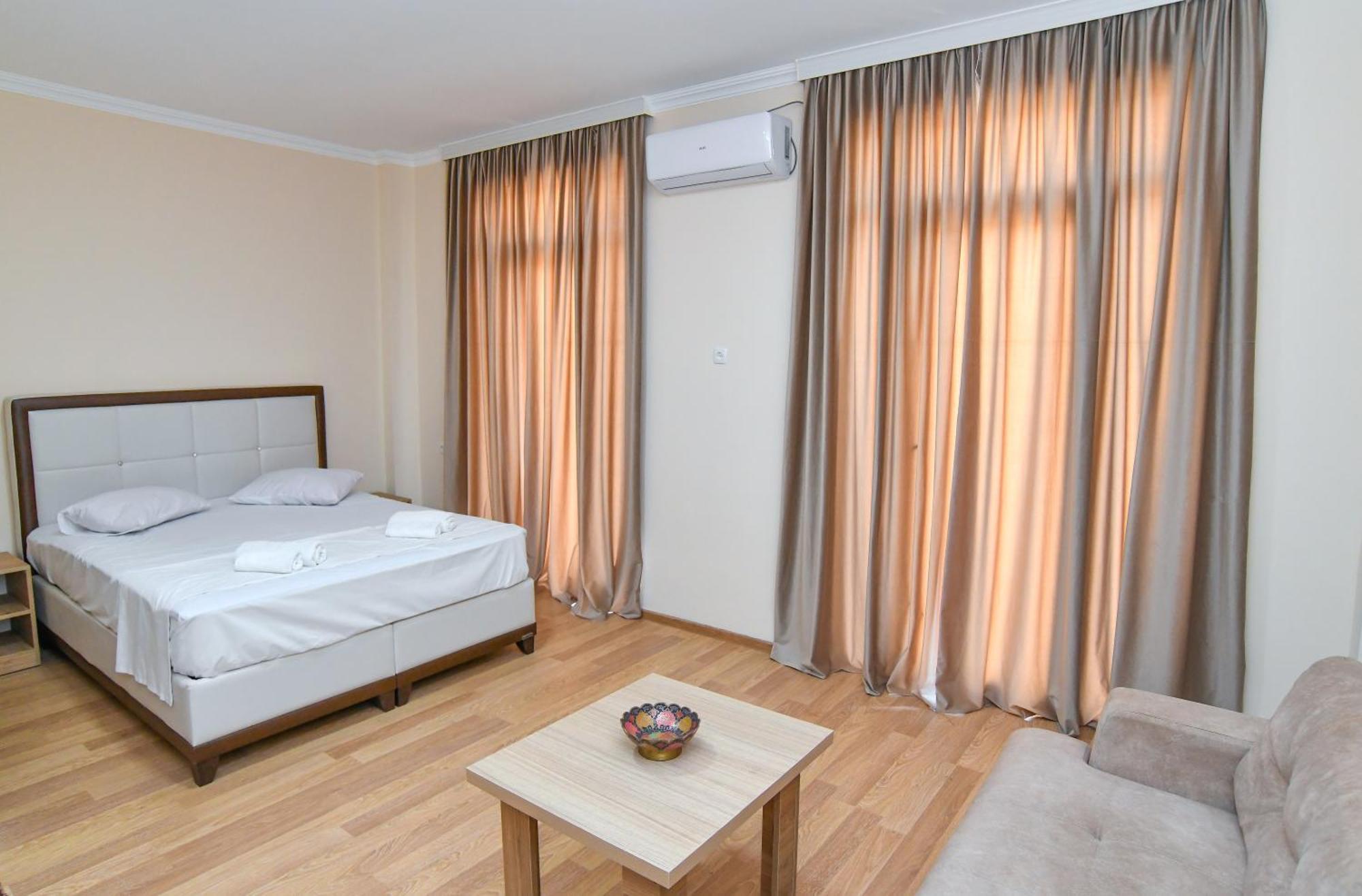 Just Inn Kutaisi Ngoại thất bức ảnh