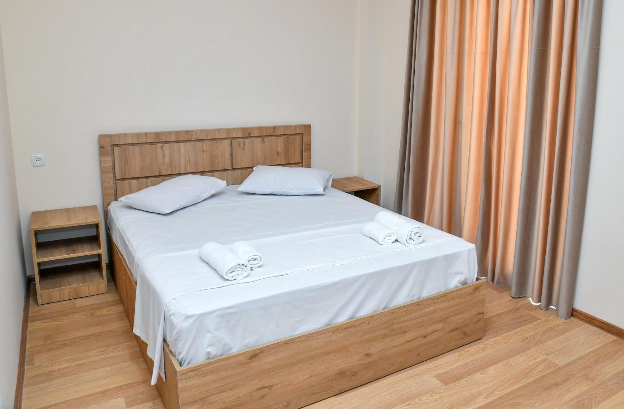 Just Inn Kutaisi Ngoại thất bức ảnh