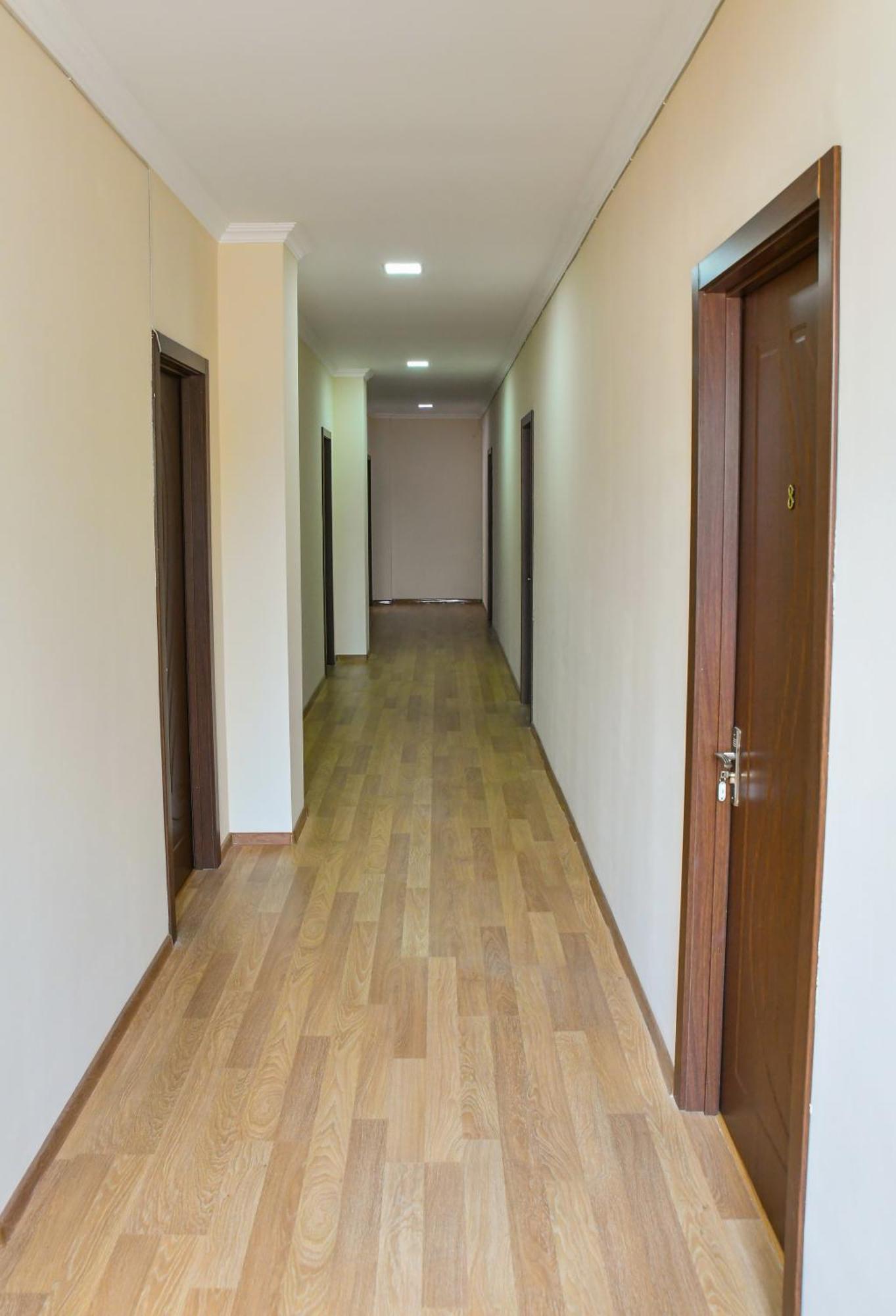 Just Inn Kutaisi Ngoại thất bức ảnh